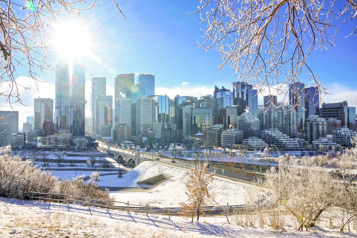 Calgary real estate: 2025 investment insights on economic growth, affordable housing, and strong rental opportunities.