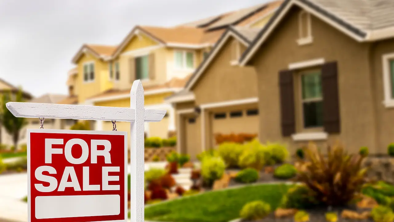 Calgary real estate: Selling homes in 2024 with effective pricing, professional staging, and strategic marketing.